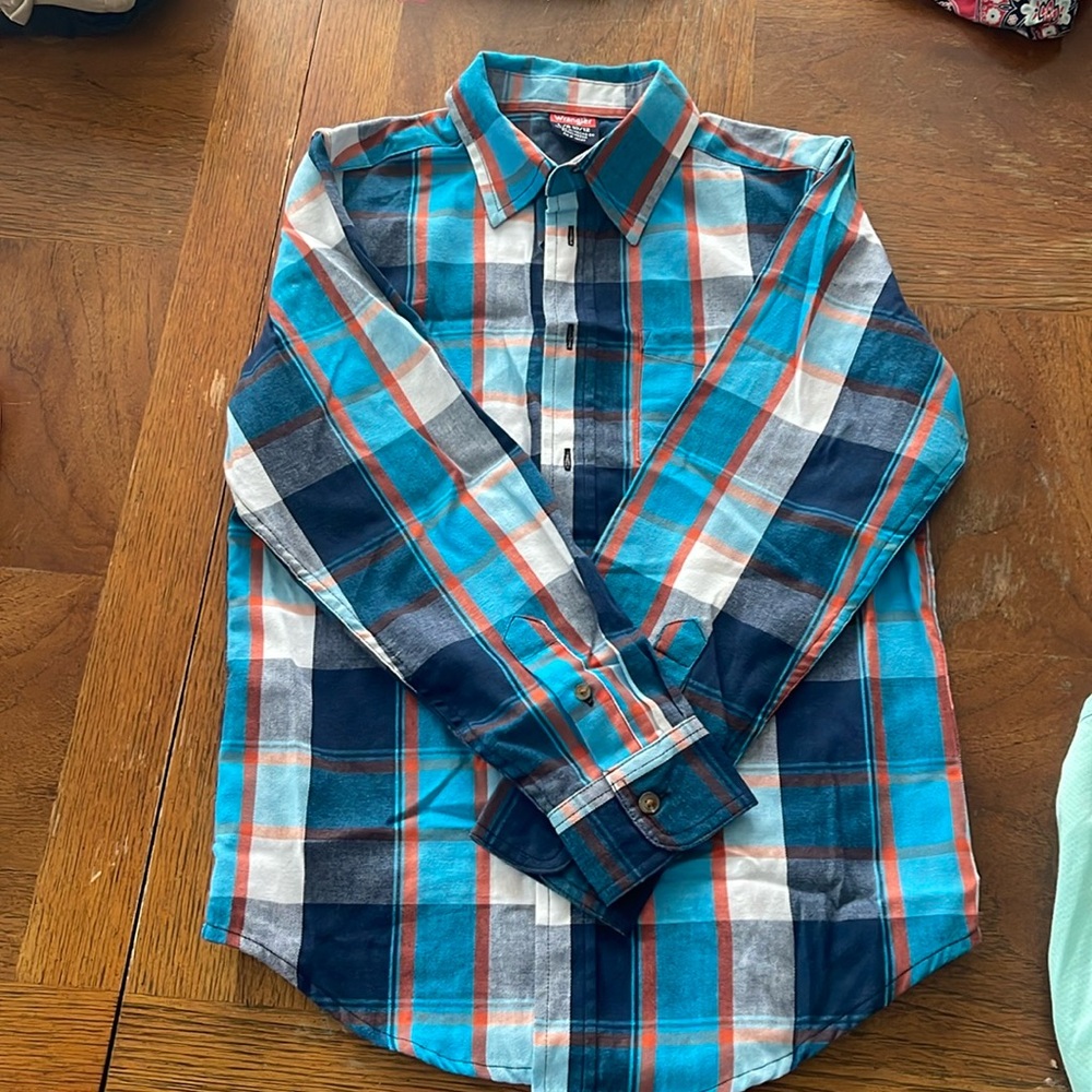 Boys Wrangler 
Dress button up 
Size l/g 10/12
